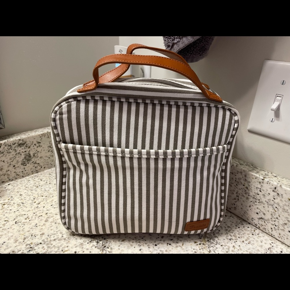 Overnight cosmetic bag